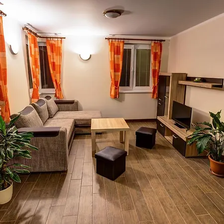 Lenka Penzión pre hostí 3*